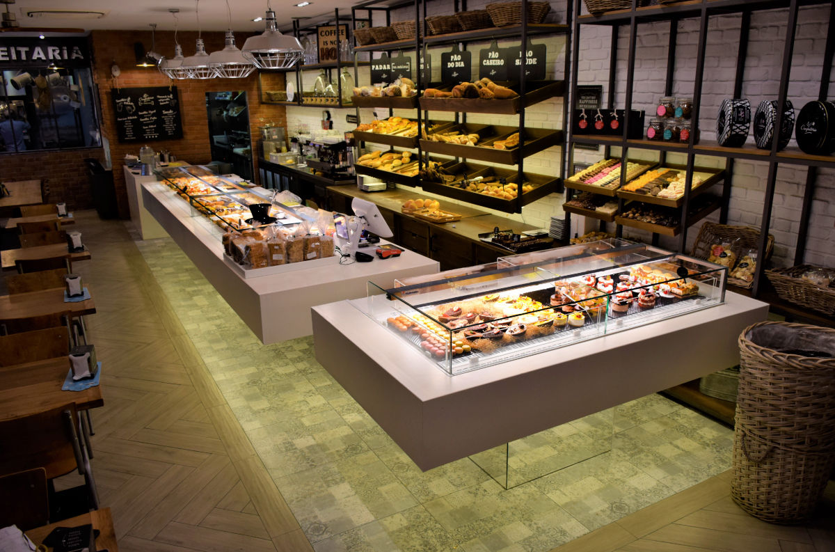 MIRROR, MIRROR, ON THE WALL!