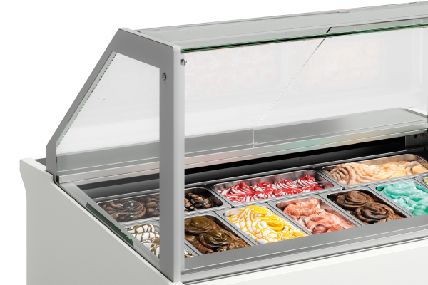 Expositores verticais compactos FUTURO 2 da JORDAO nas vers&otilde;es refrigeradas e aquecidas.