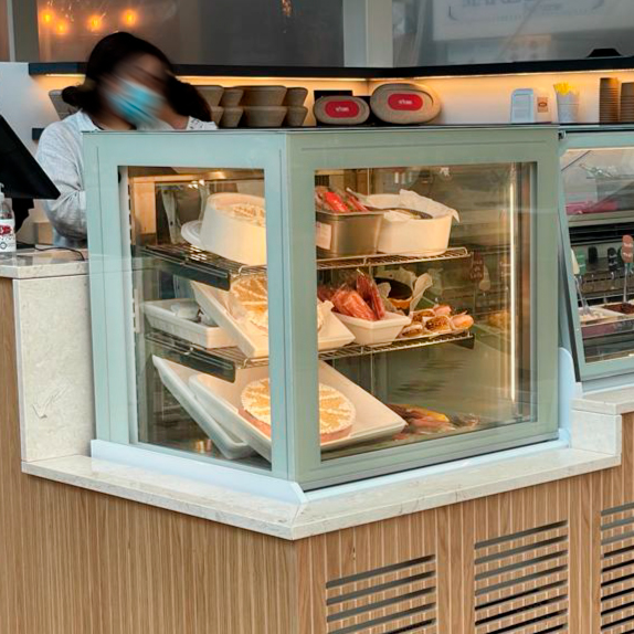 Vitrinas VISTA para conserva&ccedil;&atilde;o e exposi&ccedil;&atilde;o de sobremesas geladas da JORD&Atilde;O.