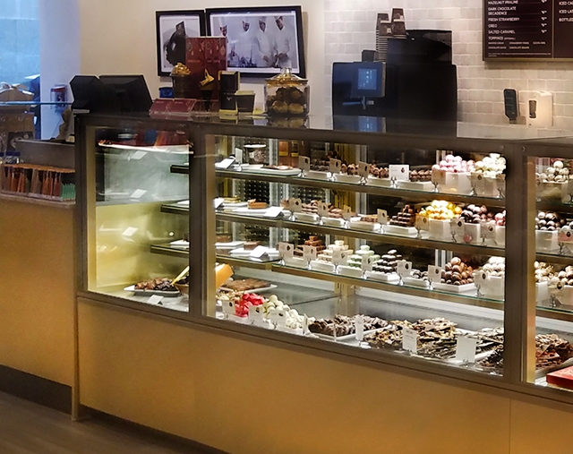 VISTA chilled display cases for Chocolates from JORD&Atilde;O.