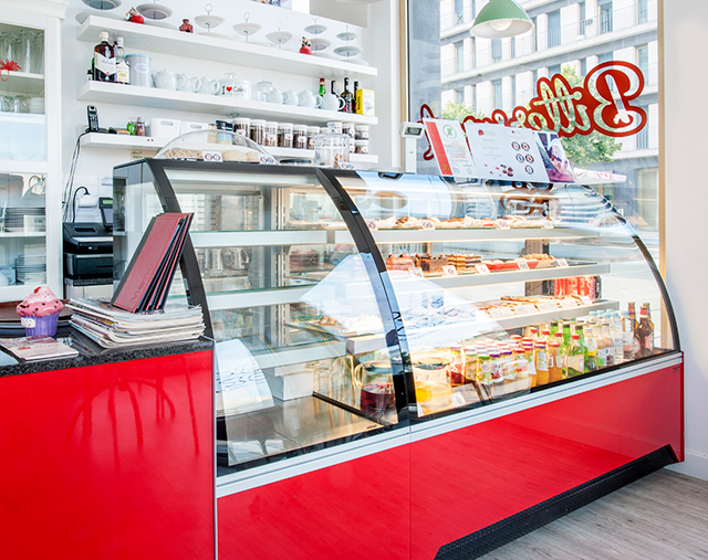 Vitrines r&eacute;frig&eacute;r&eacute;es option vitriage incurv&eacute; pour g&acirc;teaux, boissons ... VISTA du JORD&Atilde;O.